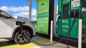 SP pode obrigar carregadores para carros elétricos em rodovias concedidas: Recarga