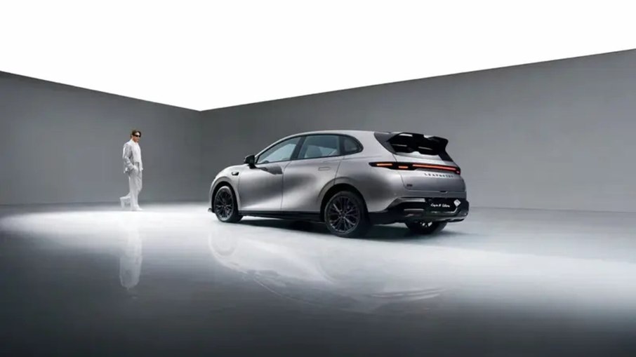 Leapmotor B05 Ultra: O hatch elétrico que virou esportivo Leapmotor B05 Ultra será a configuração mais potente da linha com motor elétrico de 241 cv.