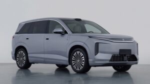 BYD Great Tang 2026 branco, vista frontal 3/4 em estúdio, SUV elétrico grande com assinatura de LED e LiDAR no teto