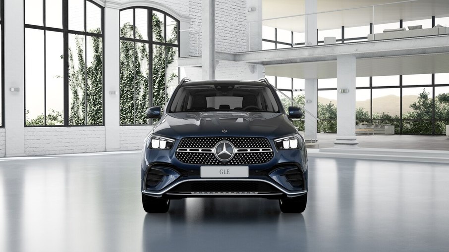 Frente do Mercedes GLE 450 d AMG Line destaca novo visual esportivo adotado para o mercado brasileiro.