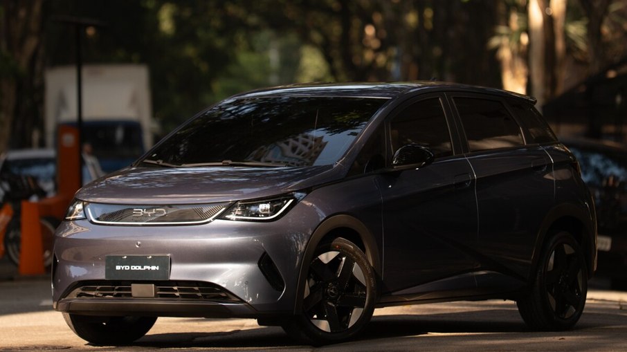 BYD Dolphin SE e Yuan Plus 2027 BYD Dolphin SE chega ao mercado brasileiro como nova opção intermediária da linha de compactos elétricos.
