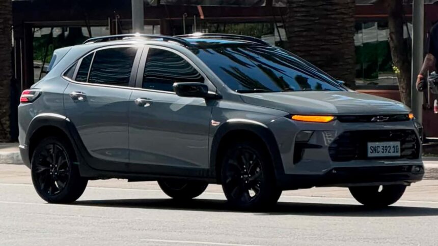 Chevrolet Sonic RS Turbo 2027: Preço e rivais na mira Novo Chevrolet Sonic RS Turbo 2027 aparece por completo em SP: Segredos