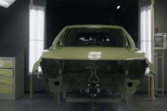 Jeep Avenger nacional está em produção e vem diferente do europeu:  Jeep Avenger, Indústria