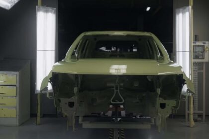 Jeep Avenger nacional está em produção e vem diferente do europeu:  Jeep Avenger, Indústria