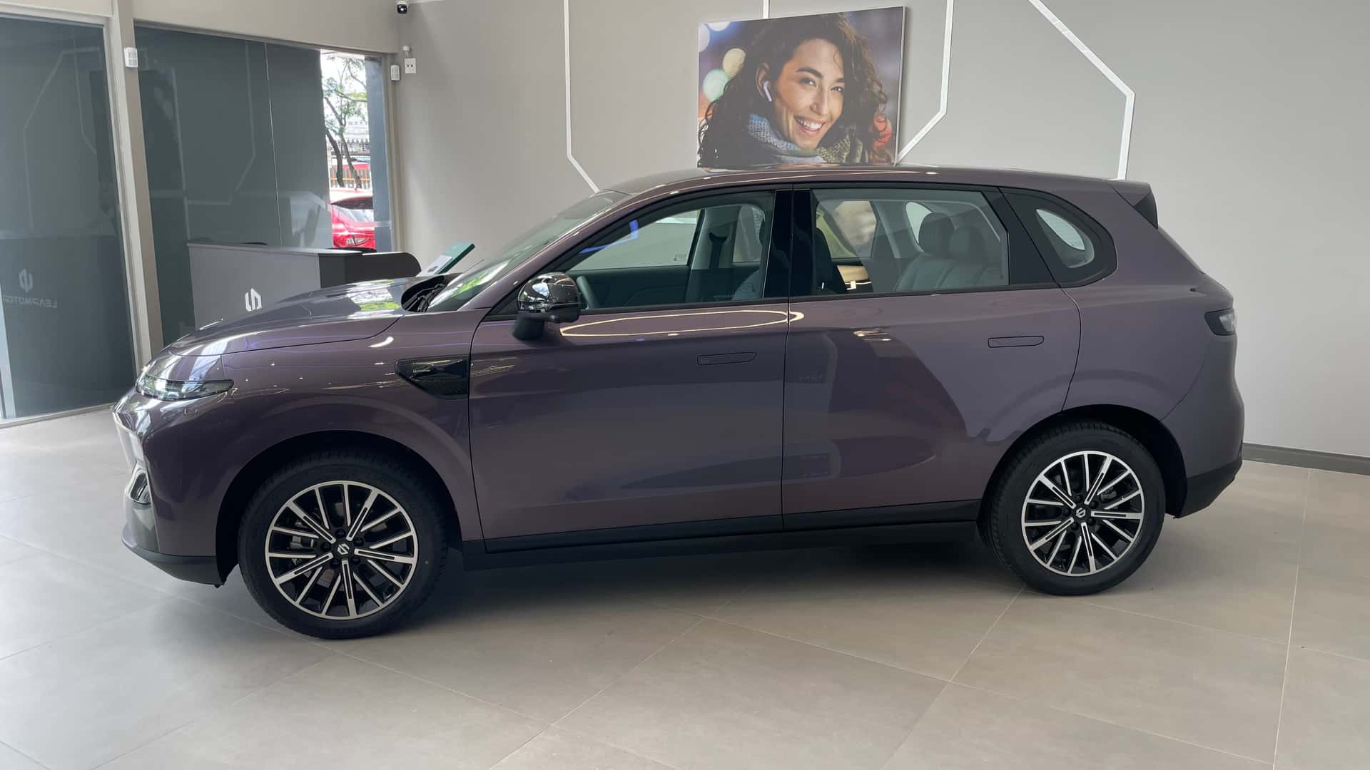 Leapmotor B10: Preço e rivais do novo SUV elétrico Leapmotor B10 na concessionária (BR)