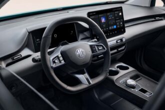 MG4 evolui na Europa com melhorias na cabine; Brasil ainda não recebeu: Veículos Elétricos