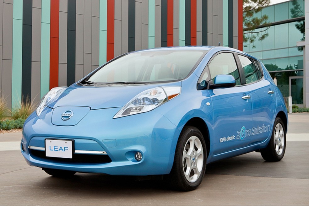 Nissan Leaf foi um dos primeiros carros elétricos importados para o Brasil — Foto: Divulgação/Nissan