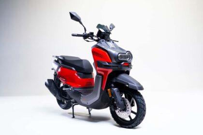 Shineray Urban Lite chega ao Brasil como scooter mais batata da marca: Motos