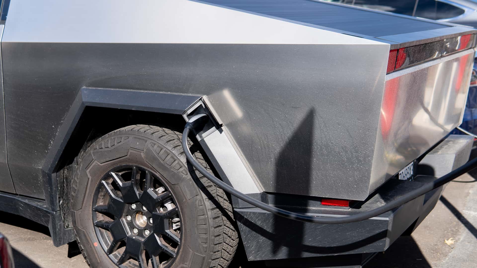 Tesla Cybertruck: Bateria dupla pode substituir range extender