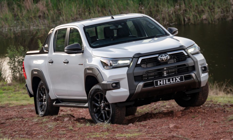 Toyota Hilux CD SRX Plus 4x4 2.8 TDI Die. Aut. — Ilustração