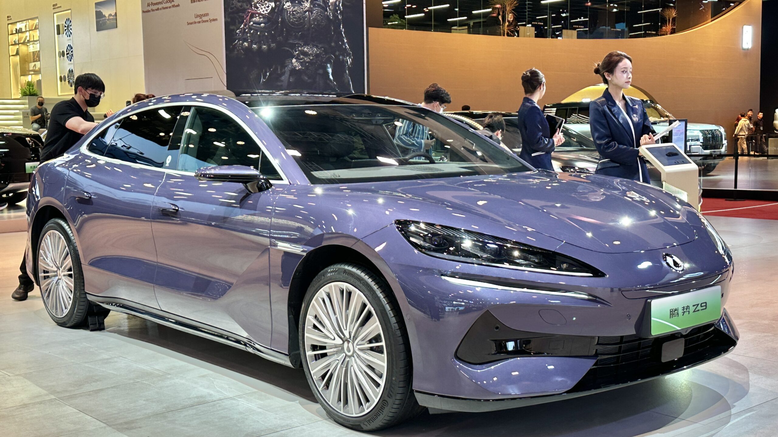 Denza Z: conversível elétrico de 1.014 cv da BYD vem ao Brasil em 2026