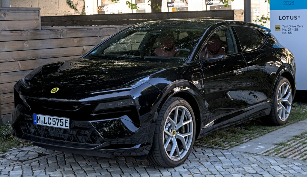 Lotus Eletre apresentado no IAA 2023 — SUV elétrico premium da marca britânica