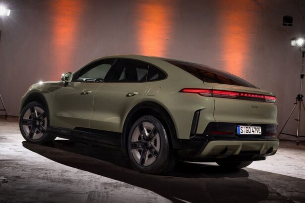 Porsche Cayenne Coupé Electric 2026 vista traseira