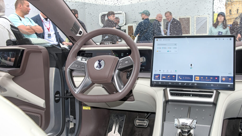 Denza Z9 GT exposto no Salão de Munique IAA 2025