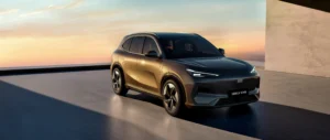 Geely EX5 EM-i 2026 vista frontal — SUV híbrido apresentado no Brasil