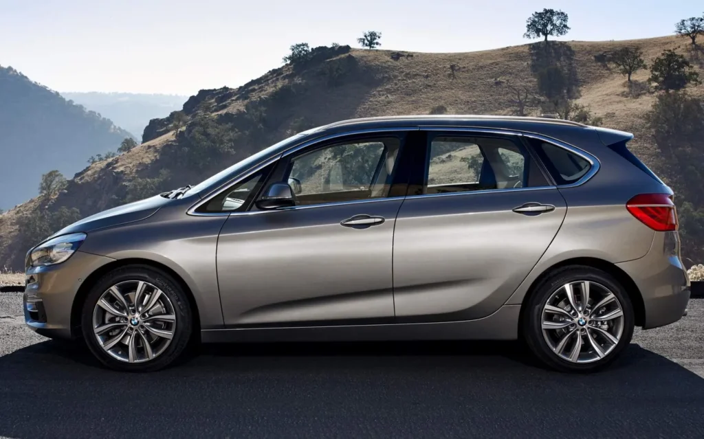 BMW 225i Active Tourer Sport 2.0 TB Aut. — Ilustração