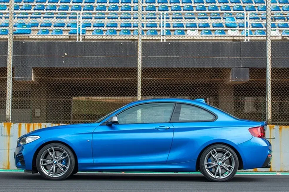 BMW M240i Coupe 3.0 24V 340cv 2p — Ilustração