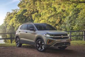 Pintura fosca no carro: como cuidar, lavar e manter o acabamento matte Volkswagen T-Cross Extreme 2026 pintura fosca Cinza Oliver vista frontal