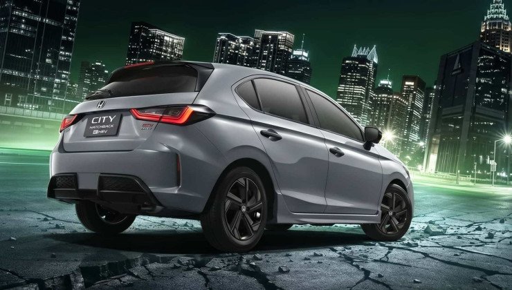 Vale esperar? Honda City 2026 muda frente e central Honda City hatchback mantém versão RS na índia