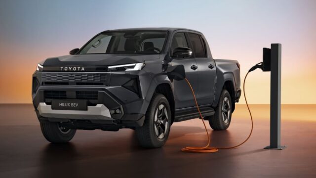 Hilux elétrica estreia com foco corporativo no Reino Unido