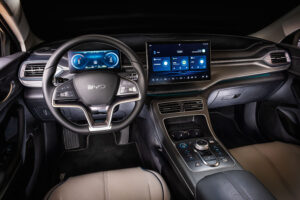 BYD King cai R$ 25 mil e fica abaixo do City? comparativo | BYD KING GS dm-i PHEV x TOYOTA COROLLA ALTIS Hybrid