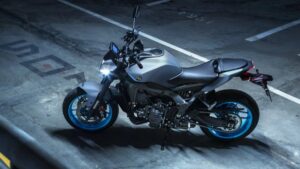 MT-09 2026 vem ao Brasil? O que muda na Yamaha Yamaha MT-09 2026 conceito The Knight Horse em foto frontal, farol agressivo e visual streetfighter, horizontal