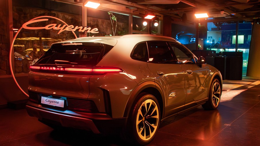 Porsche Cayenne Electric: Pré-venda no Brasil parte de R$ 900 mil Porsche Cayenne Electric já está em pré-venda no Brasil com preços a partir de R$ 900 mil