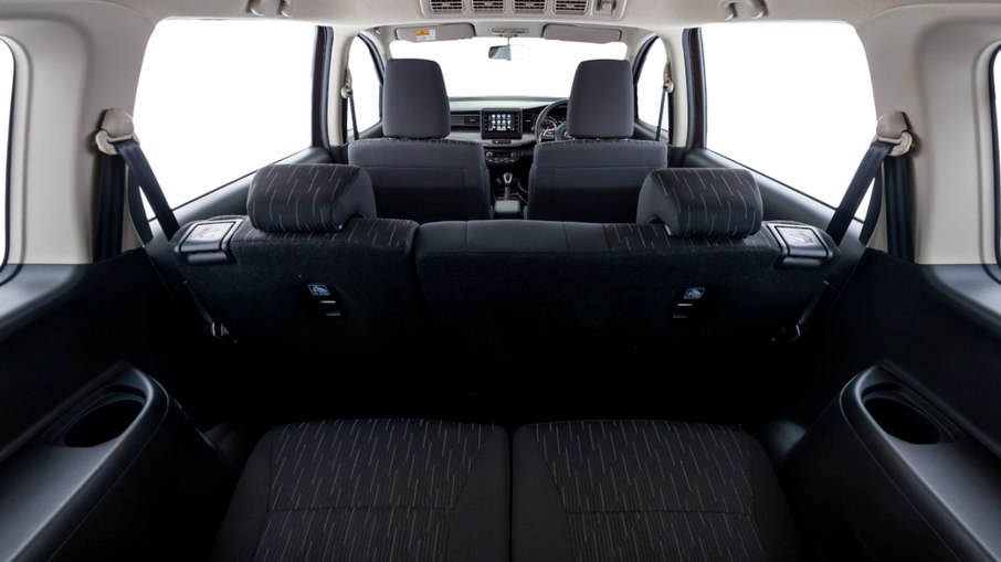 Toyota Rumion: Estreia no Brasil ainda não foi confirmada Espaço interior da Toyota Rumion