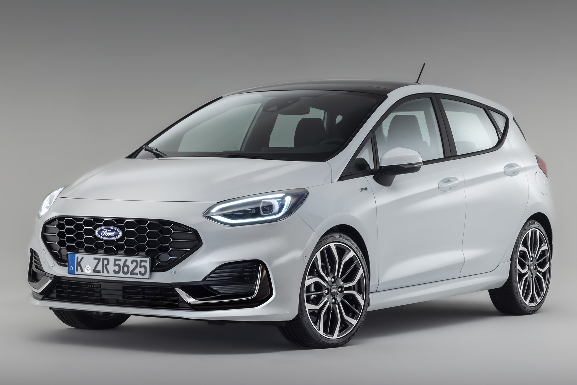 Ford Fiesta pode renascer elétrico na Europa Ford Fiesta 2021 branco visto 3/4 de frente
