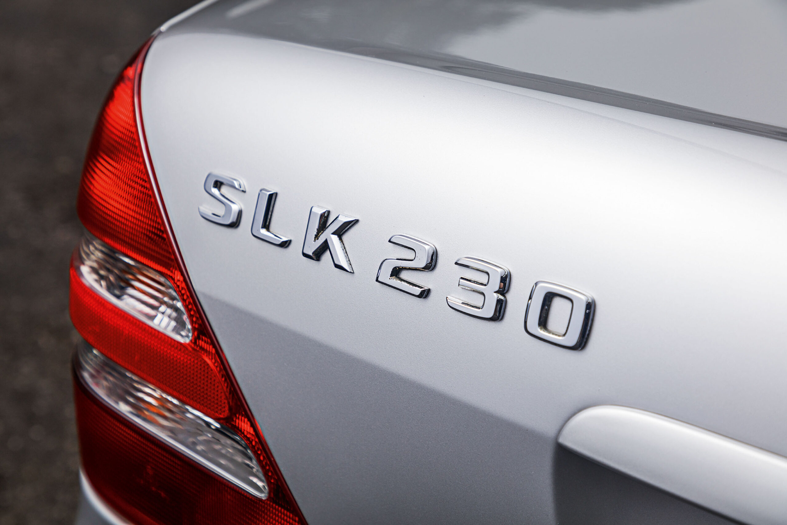 Vario Roof: O truque da Mercedes que virou referência clássicos | MERCEDES-BENZ SLK (R170)