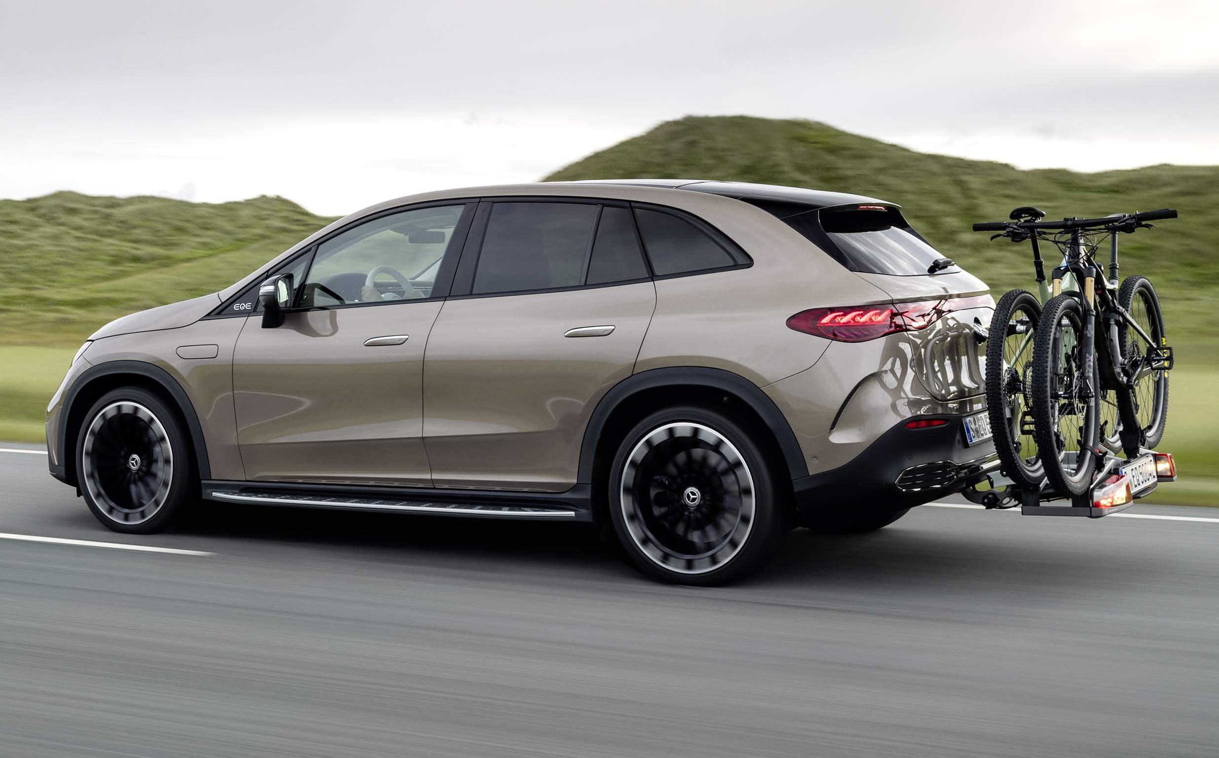 Mercedes-Benz EQE SUV 300