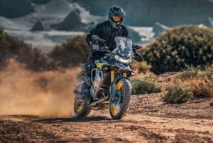 VOGE em Manaus: Quando começam as vendas no Brasil? linha de montagem da VOGE em Manaus com motocicletas CKD sendo montadas na fábrica da Dafra, foto horizontal