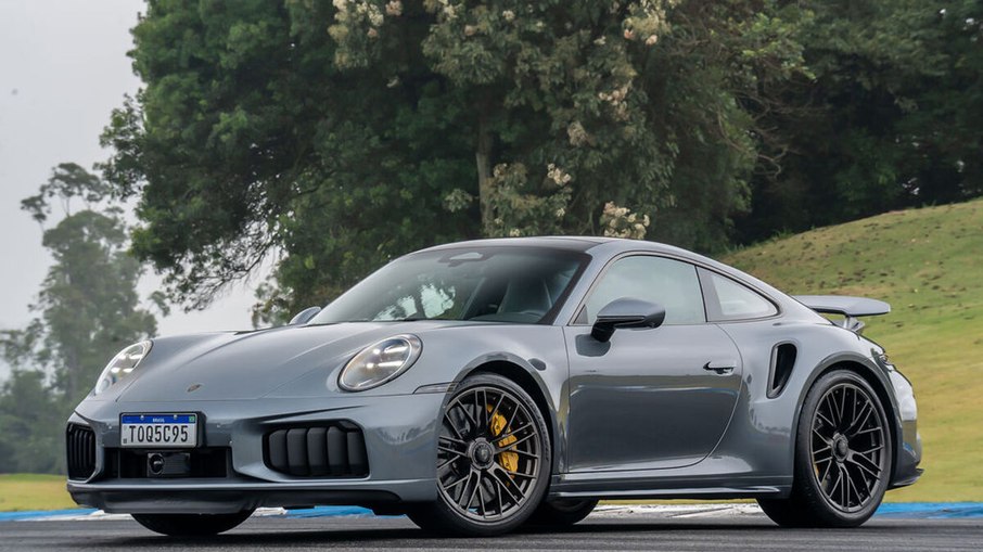 Híbrido só no nome? Porsche 911 Turbo S tem 711 cv