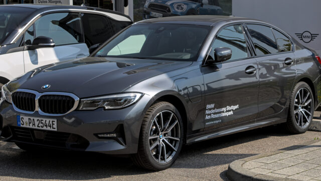 BMW 330e