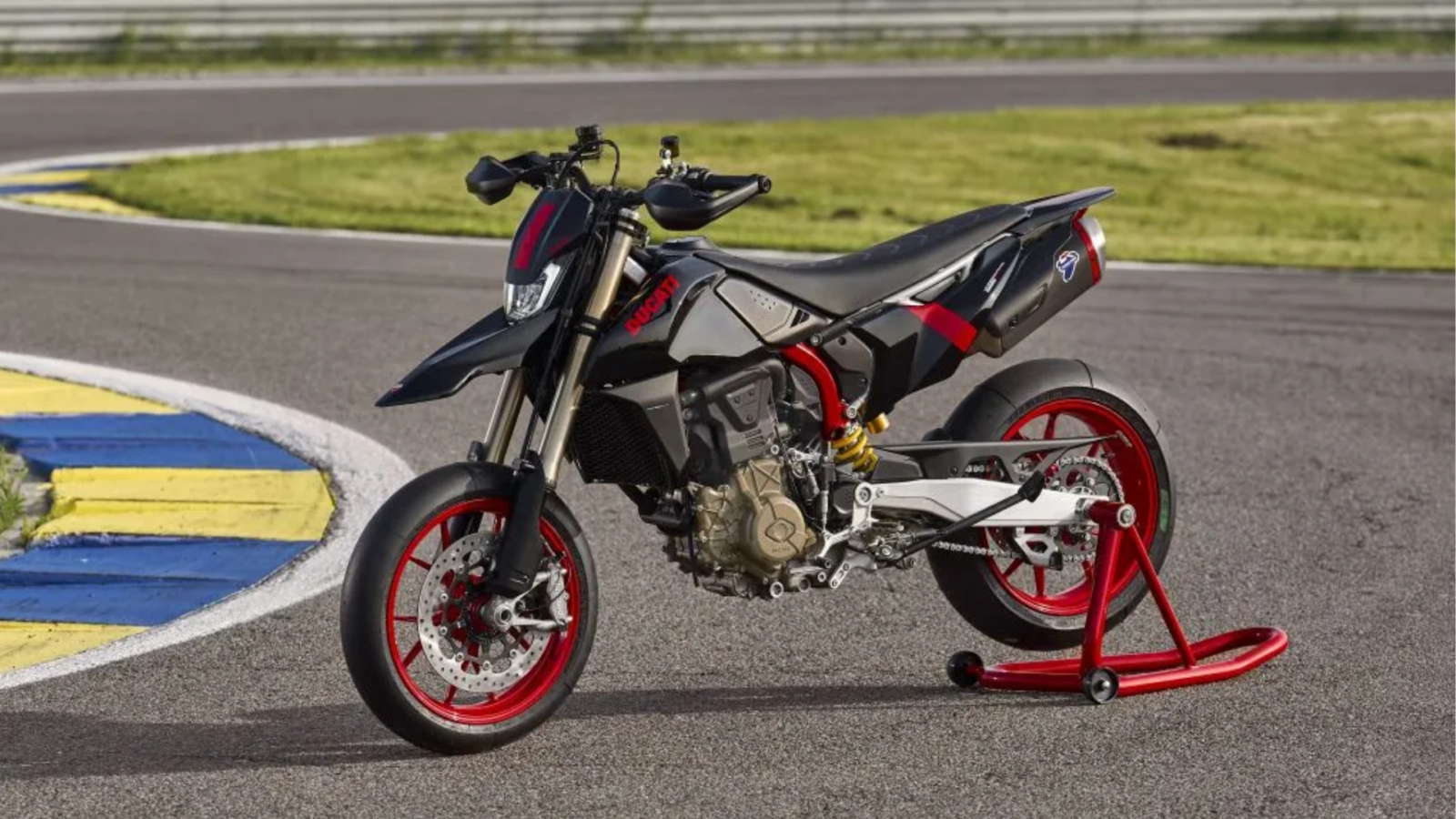 Supermotard da Ducati ganha versão preta e exclusiva