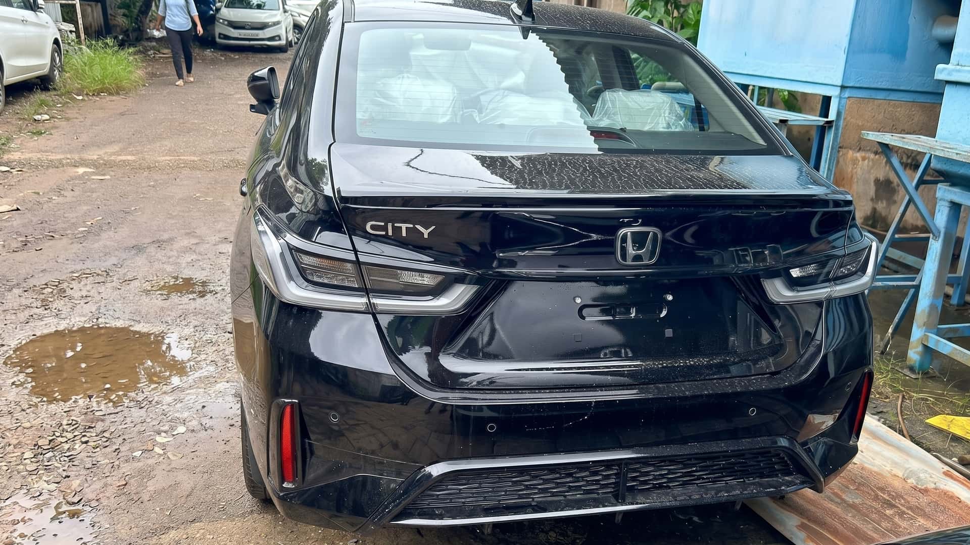 Honda City 2027 mantém motor e muda a cara dianteira Flagra; novo Honda City 2028 terá frente de Prelude