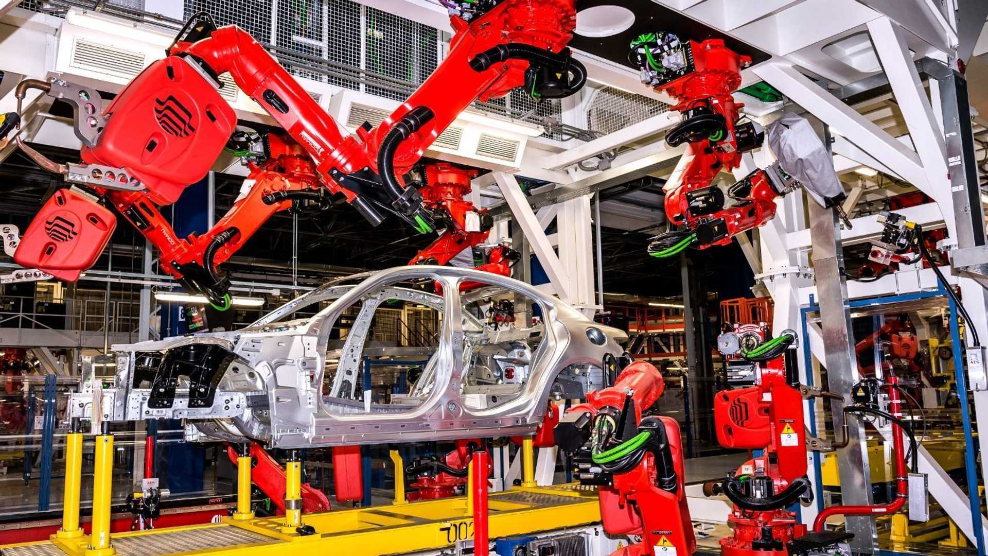 800 V da Stellantis vem ao Brasil? O que muda — divulgação