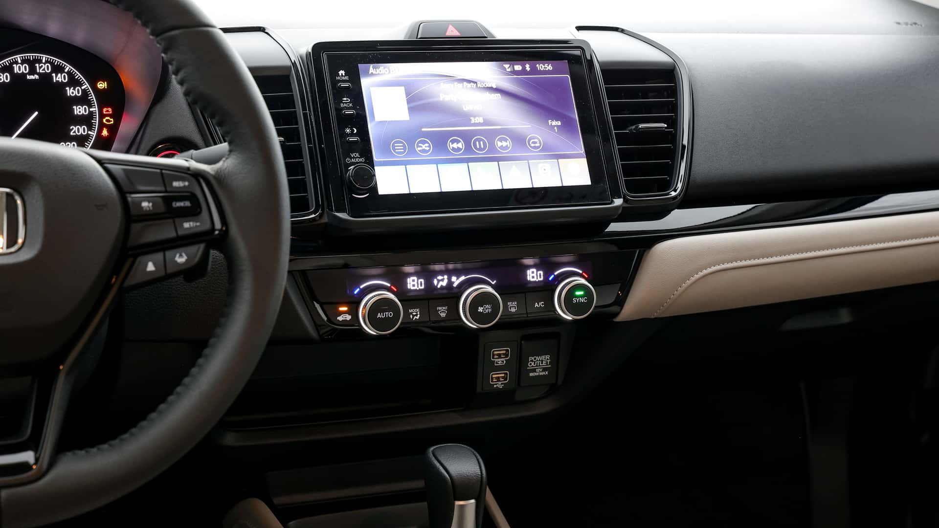 Honda City 2027 mantém motor e muda a cara dianteira Honda City Touring 2025