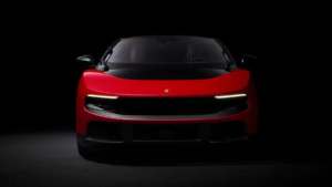 Ferrari Luce segura a onda só com 1.050 cv? interior da Ferrari Luce com painel digital e acabamento de luxo, foto horizontal focada no cockpit e nos bancos dianteiros
