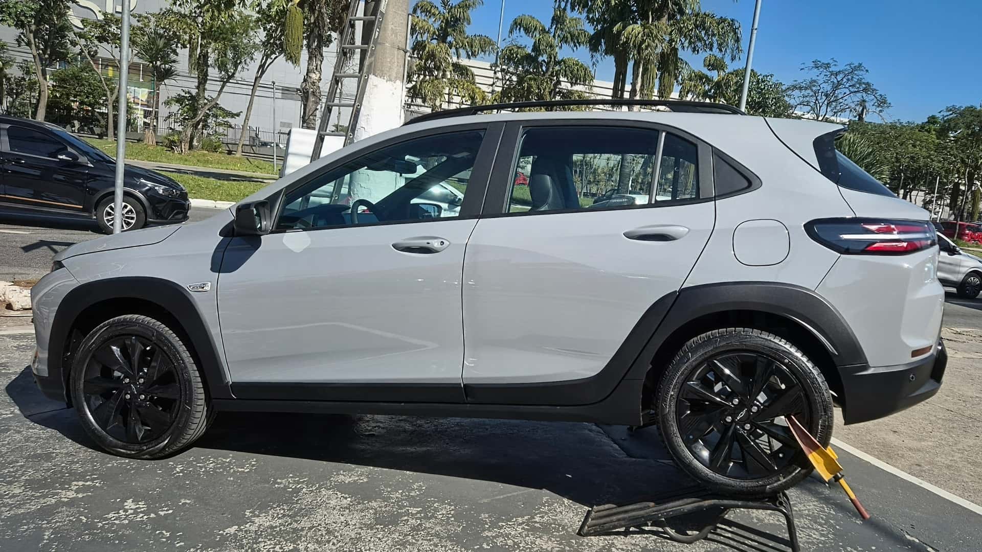Chevrolet Sonic 2027 já abre forte e revela preços M1 nas lojas: Chevrolet Sonic 1.0T AT6 RS 2027