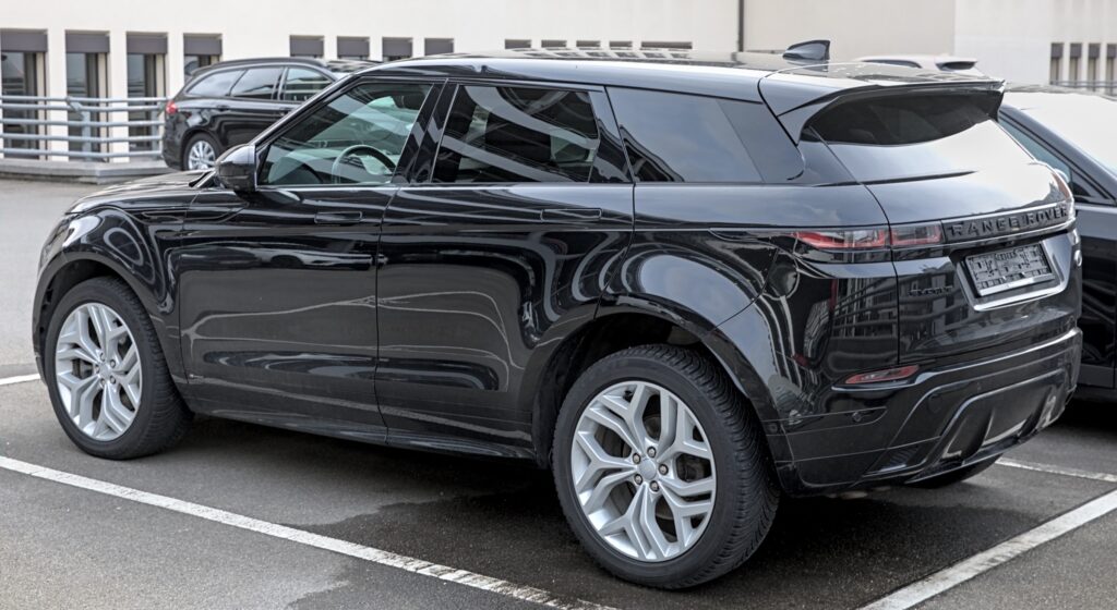 Range Rover Evoque P300e