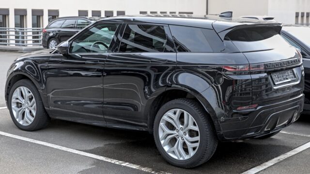 Range Rover Evoque P300e