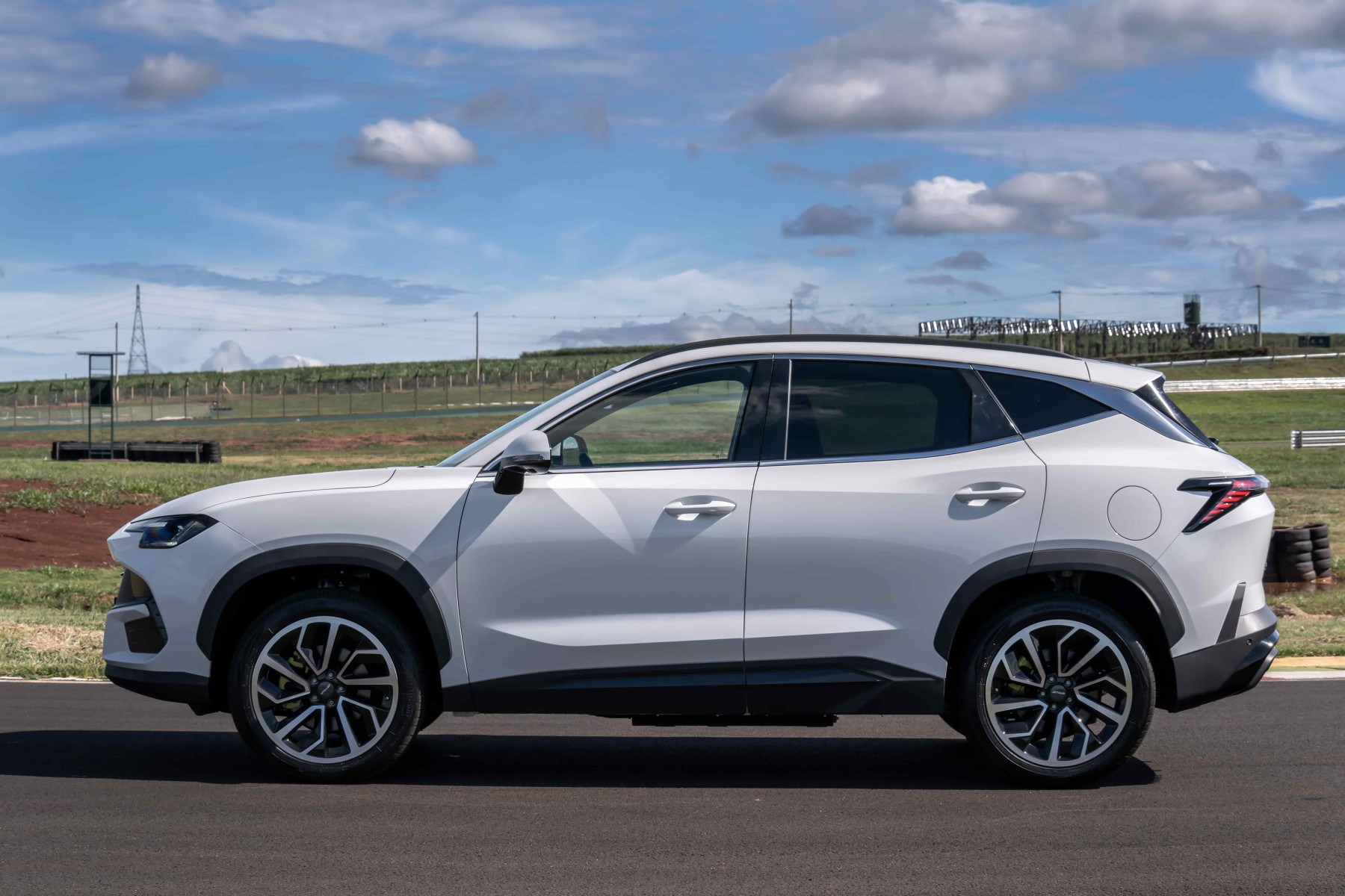 Desconto no Jetour S06 derruba preço e inclui wallbox Jetour S06 Premium