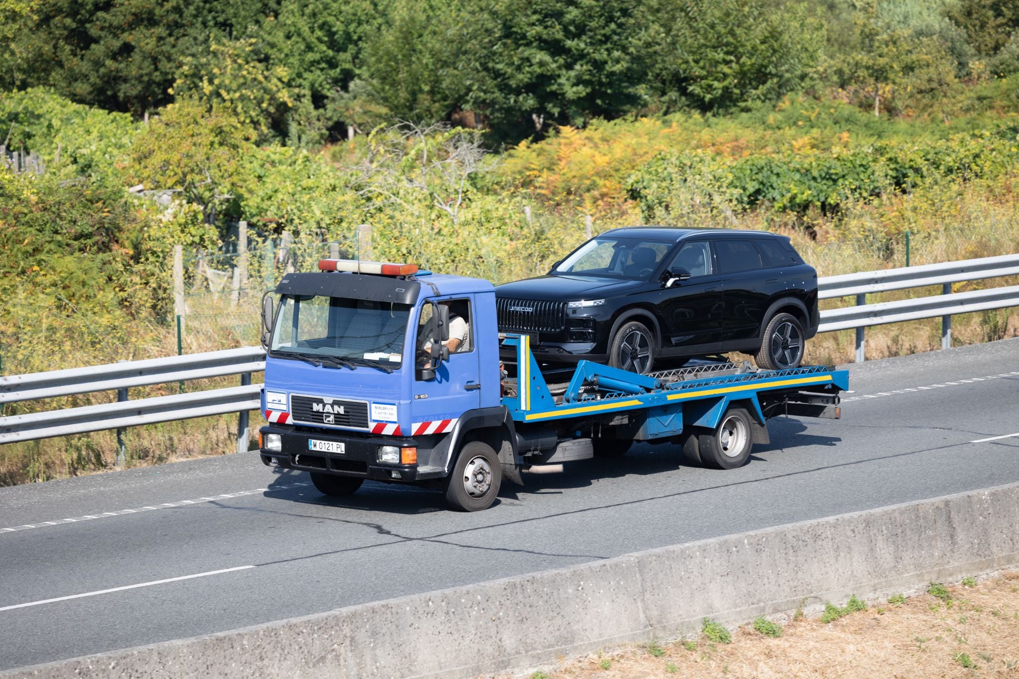 Rebocar carro elétrico? Só um tipo de guincho serve Rebocar carro elétrico? Só um tipo de guincho serve