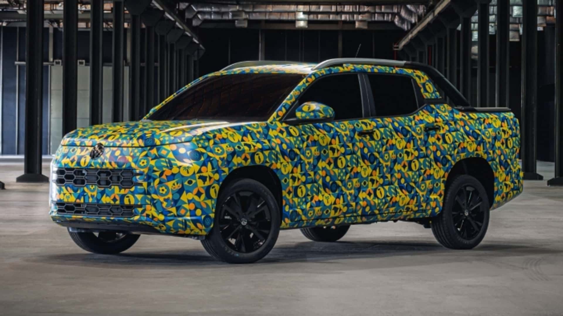 Volkswagen Tukan: Picape intermediária surge camuflada na CBF Nova VW Tukan abrirá nova fase da marca no Brasil com mais picapes e SUVs híbridos: Oficial