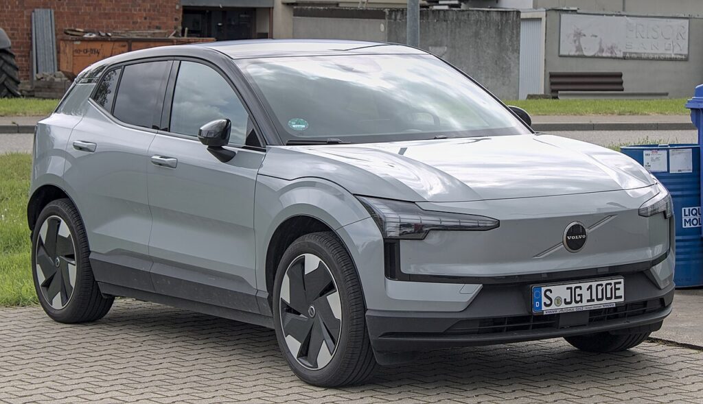 Volvo EX30 Core — foto oficial