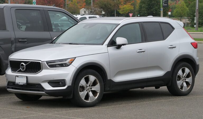 Volvo EX40 Twin Motor — foto oficial