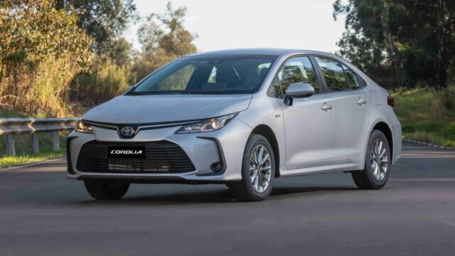 Corolla 2026 pesa no bolso com híbrido acima de R$ 210 mil