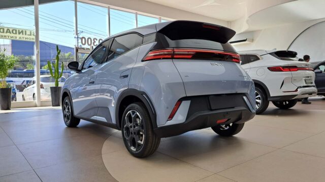 Dolphin Mini baixa preço e encosta nos hatches flex