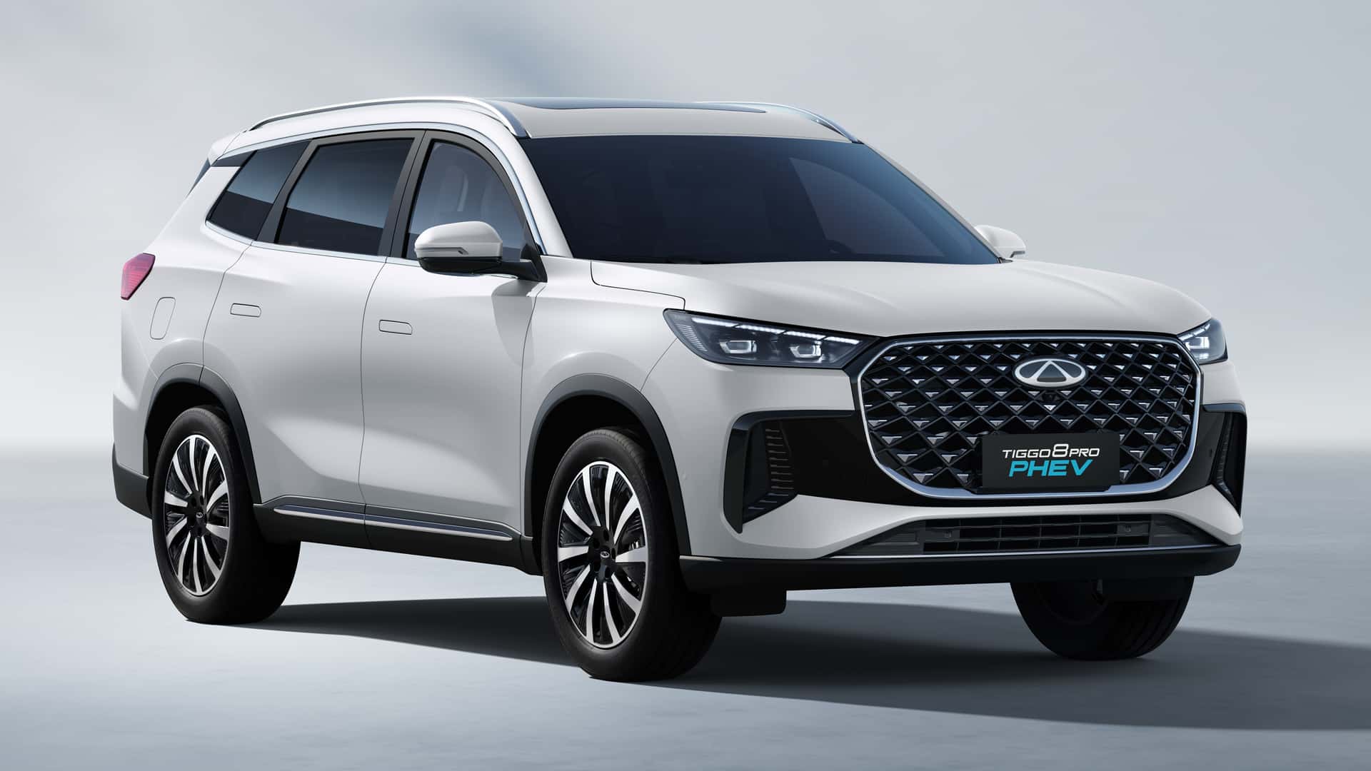 Tiggo 7 Pro PHEV e Tiggo 8 PHEV chegam com 1.200 km CAOA Chery lança o novo Tiggo 8 PHEV